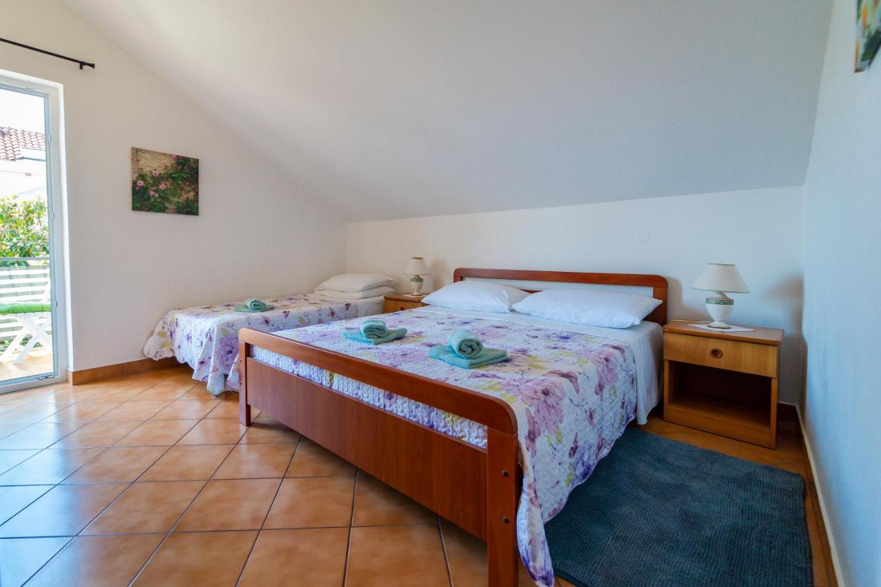Apartment Nada Petrcane Ngoại thất bức ảnh