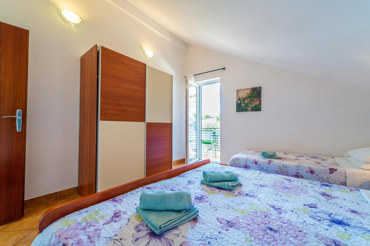 Apartment Nada Petrcane Ngoại thất bức ảnh